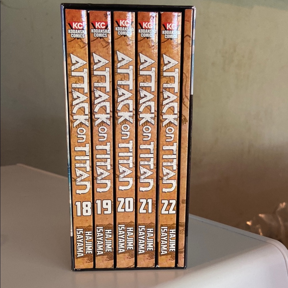 Attack on Titan Manga Set Volumes 18-22
